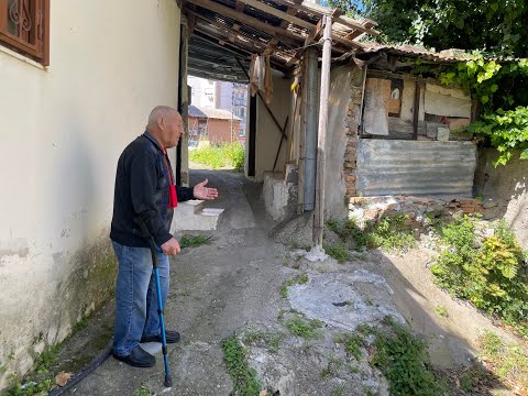 "Abito qui dal '75 e non voglio andare via": l'ultimo superstite di una micro baraccopoli